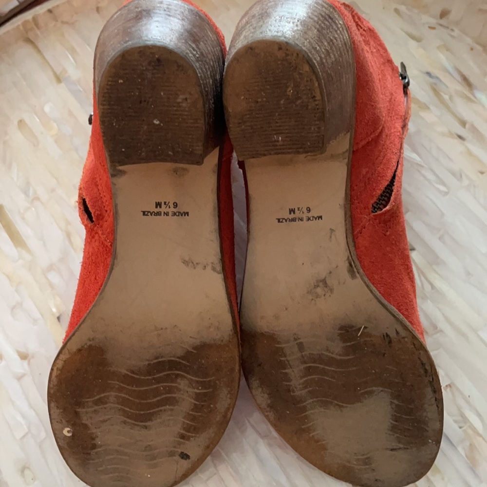 MATISSE rust/orange block heel side buckle suede bootie size 6.5 - Picture 8 of 12
